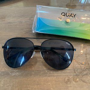 Vivienne Quay Oversize Black Aviators